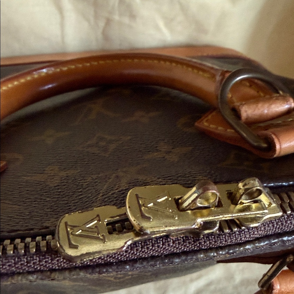 Louis Vuitton Brown Monogram Alma Handbag - Picture 3 of 5